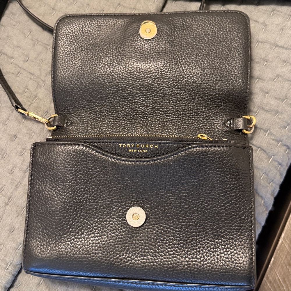 Tory Burch Black Crossbody Bag with Gold Logo - Picture 11 of 14